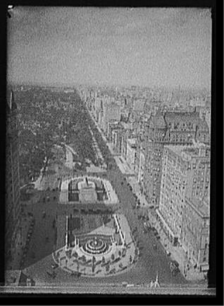 [Fifth Avenue and the Plaza, north toward Central Park, New York, N.Y.], [between 1910 and 1930] — historic photograph