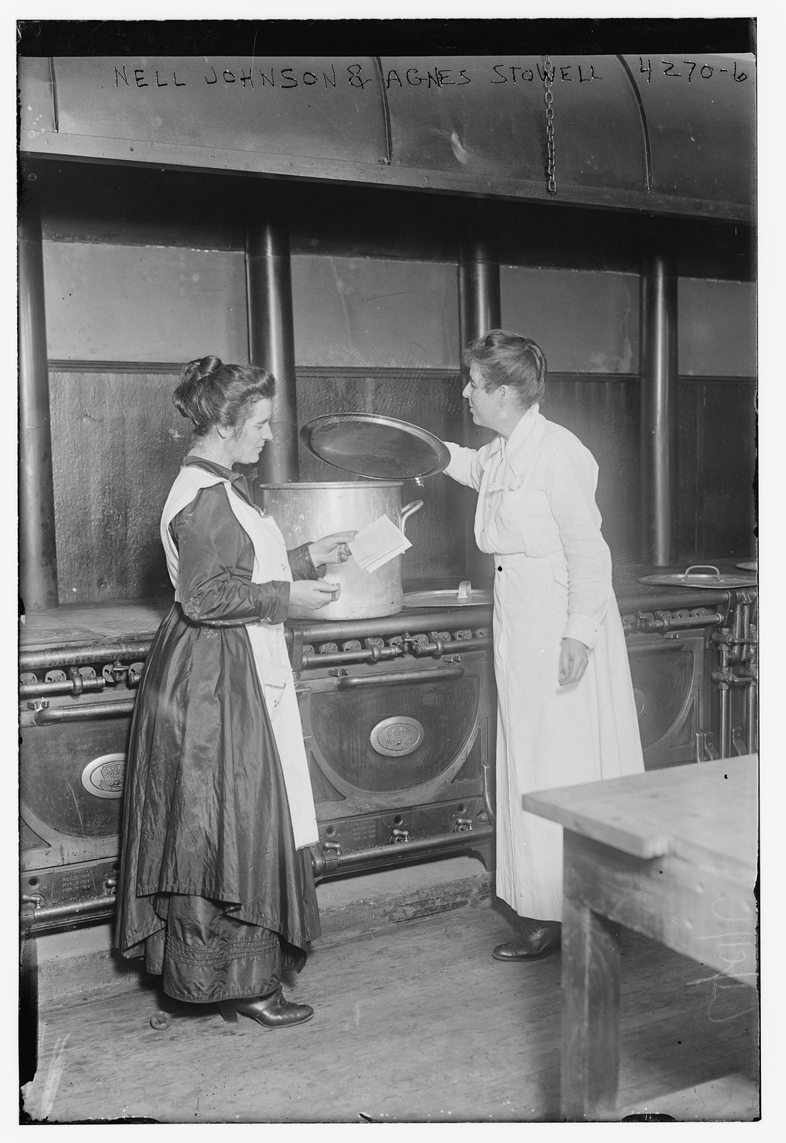 Nell Johnson & Agnes Stowell, n/a — historic photograph