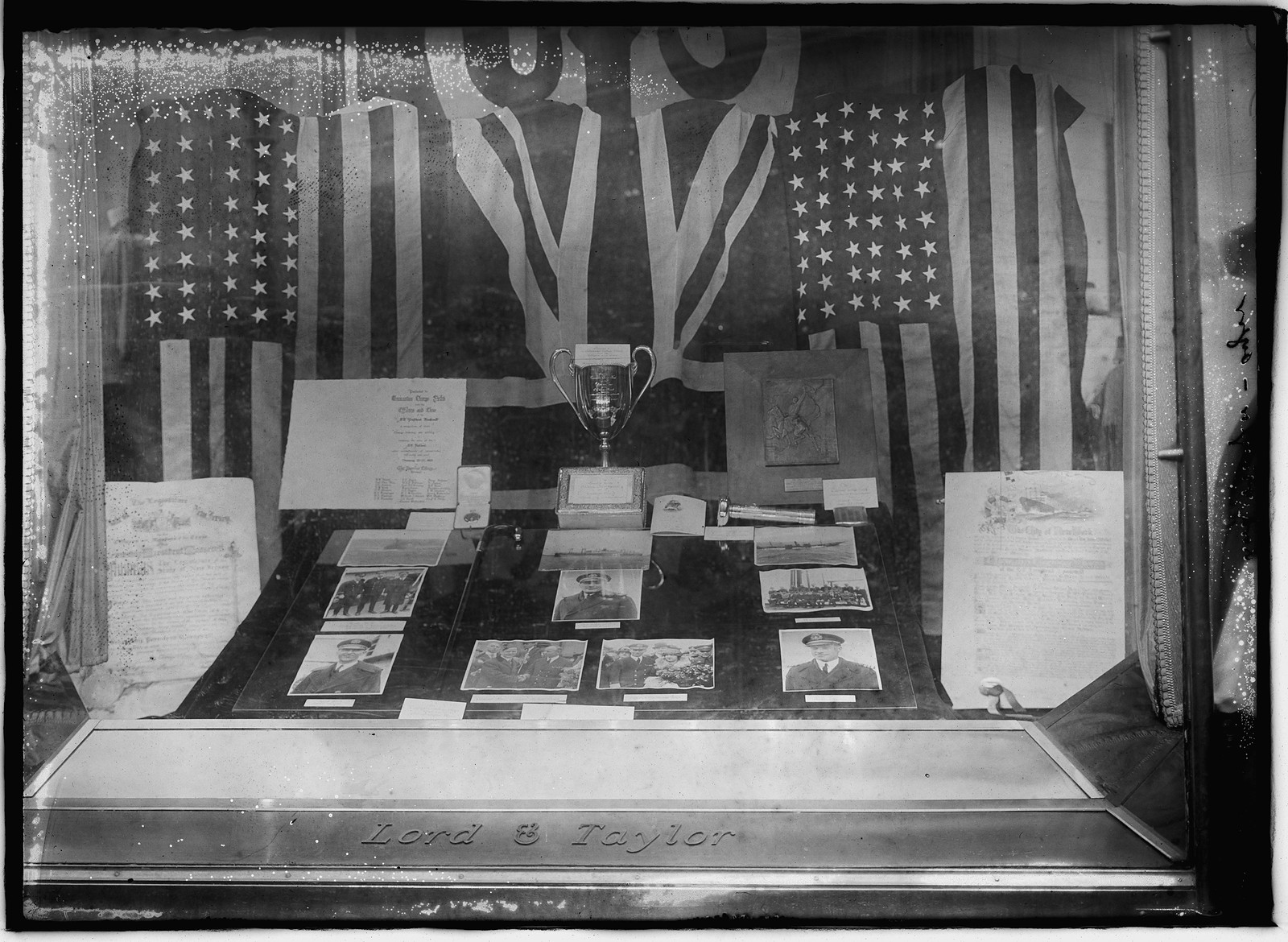 Lord & Taylor (award?), n/a — historic photograph