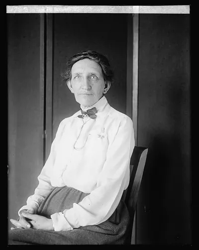 Eliz. Hyde Sirvent