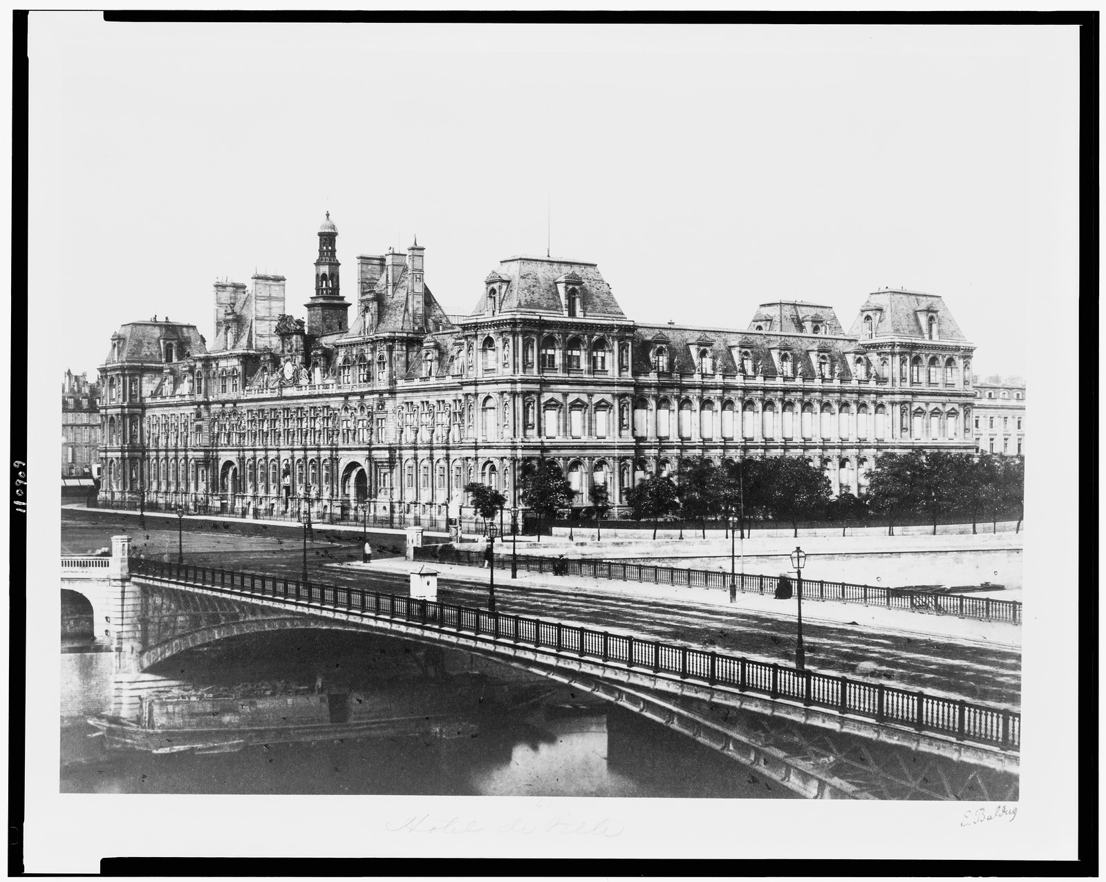 [Hotel de ville] / E. Baldus., [between 1851 and 1870] — historic photograph