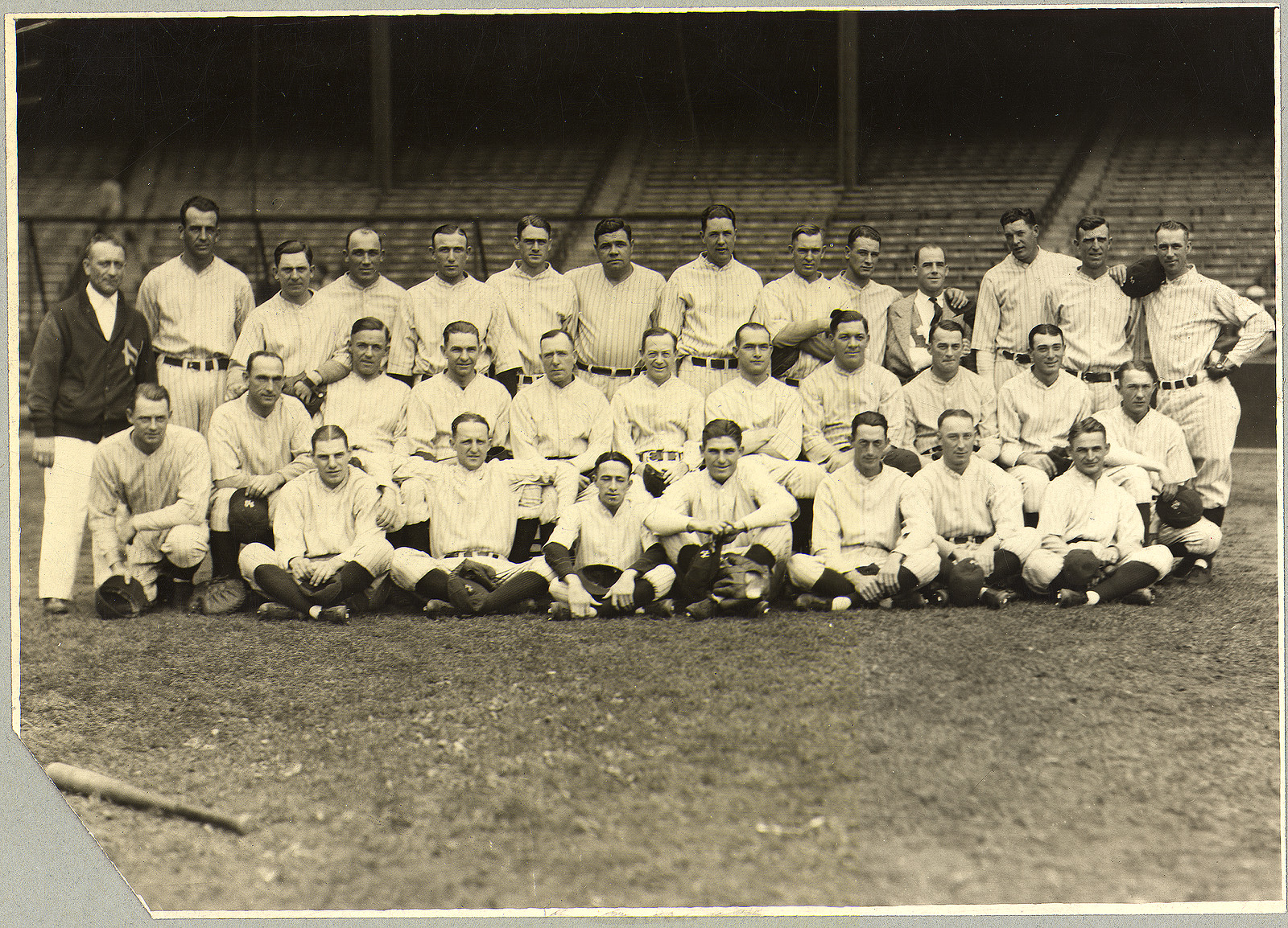 [New York Yankees baseball team posed], [1926 Oct. 19] — historic photograph