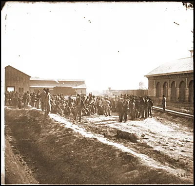 Chattanooga Tenn. Confederate prisoners at railroad depot