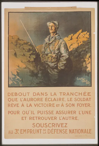 Debout dans la trancheacutee que laurore eacuteclaire le soldat reacuteve aacute la victoire et aacute son foyer. Souscrivez au 3e Emprunt de la Deacutefense Nationale