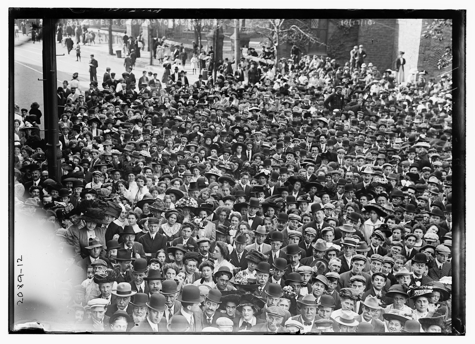 Roosevelt crowd, Yonkers, N.Y., n/a — historic photograph