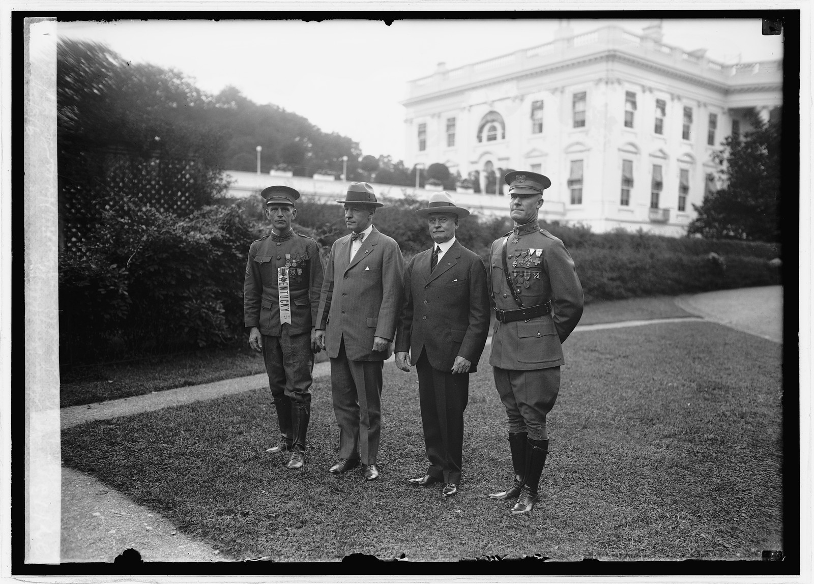 Sgt. Willie Sandlin, Gen. F.T. Hines, Gen. L.M. Brett, Sgt. Sam. Woodfill, 9/5/24, [19]24 September 5. — historic photograph