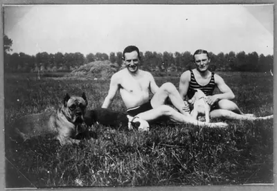 [Nach dem Bade in der Maas]