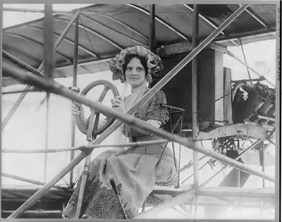 Lena Pearl Neff Curtiss, wife of Glenn Hammond Curtiss
