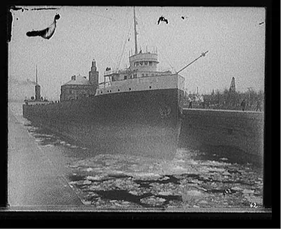 [Freighter E.J. Earling in the locks]