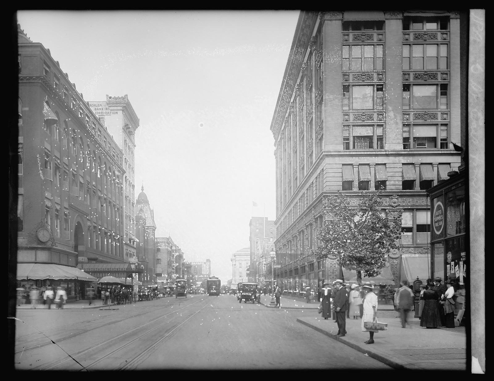 G St. east from 11th, [Washington, D.C.], [between 1910 and 1926] — historic photograph