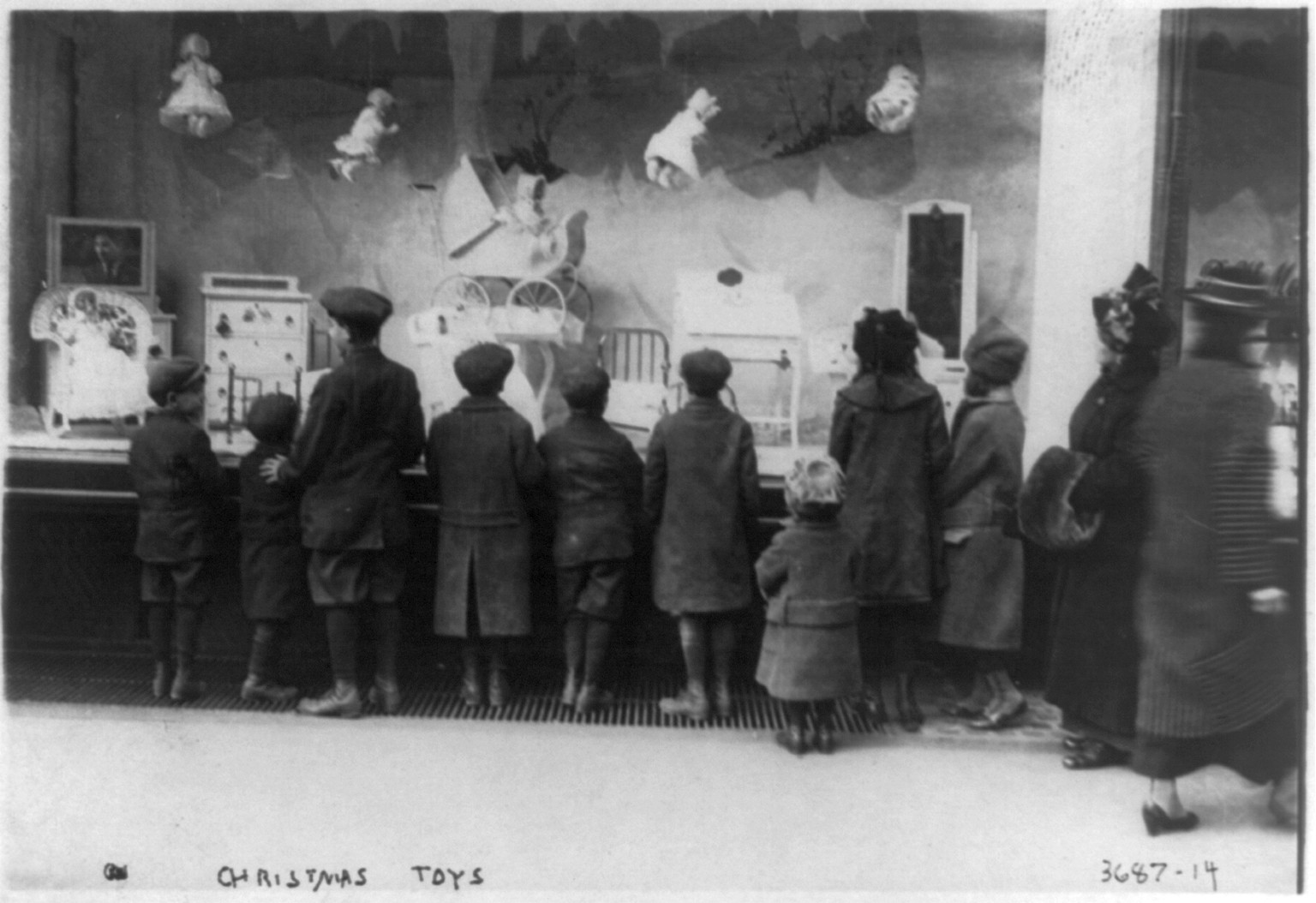 Christmas toys, [between 1908 and 1917] — historic photograph