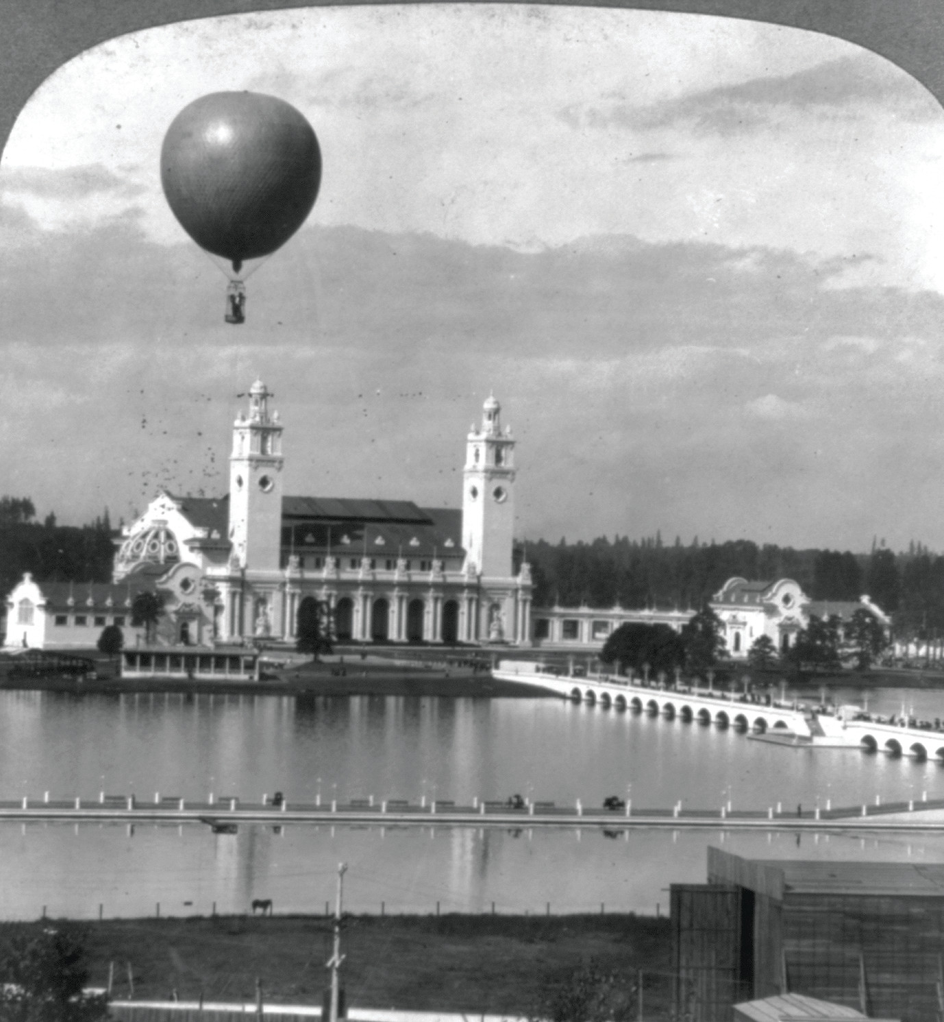 Portland, Oregon: A balloon ascension over guild's Lake, Lewis & Clark Centennial, c1905. — historic photograph