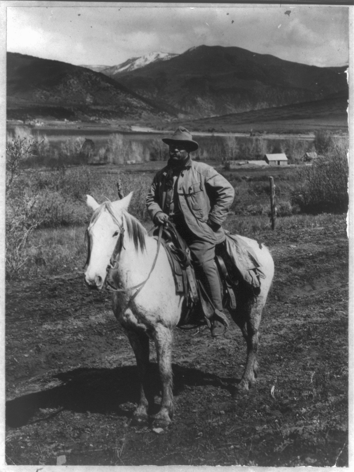 [Theodore Roosevelt on horseback], [between 1900 and 1910] — historic photograph