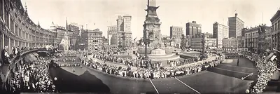 Soldiers parade Indianapolis, 1918