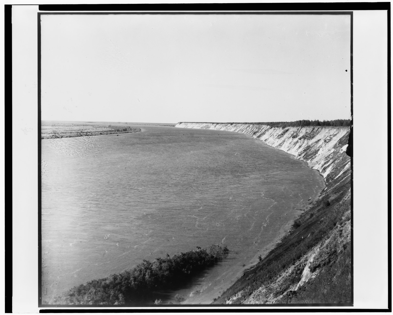 Pravyi bereg Irtysha u Tobol'ska s iugo-vostoka — historic photograph