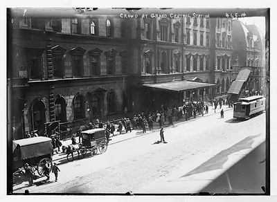 Crowd outside Grand Central Station, returning from summer vacations, New York