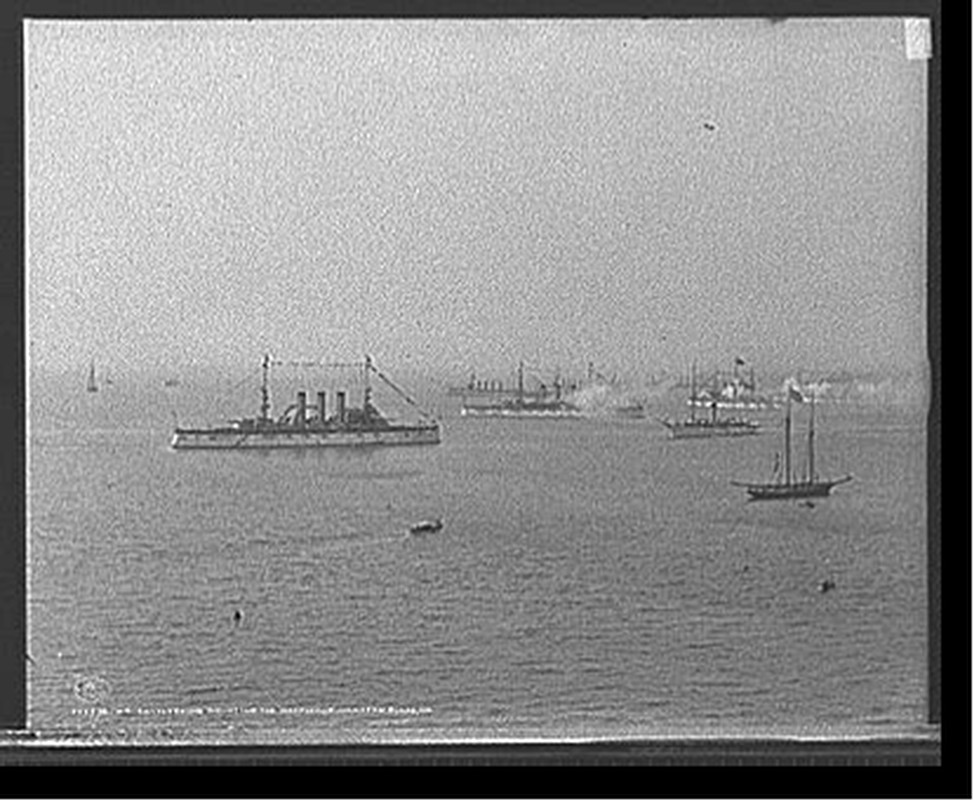 U.S. battleships saluting the Mayflower, Hampton Roads, Va., c1907. — historic photograph