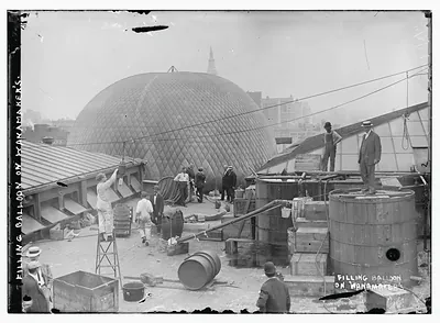 Filling balloon on Wanamaker's