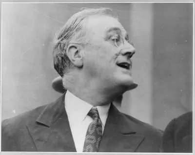 [Franklin Delano Roosevelt, 1882-1945, bust, facing right]