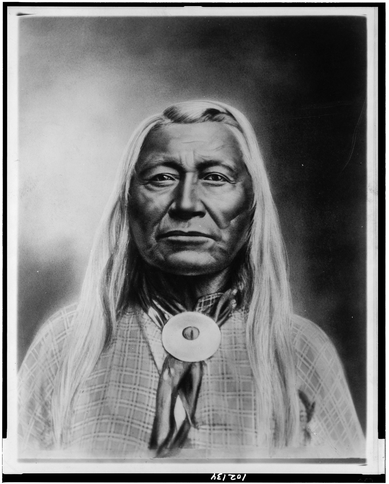 [Washakie, Chief of Shoshones, head-and-shoulders portrait, facing front], c1900. — historic photograph