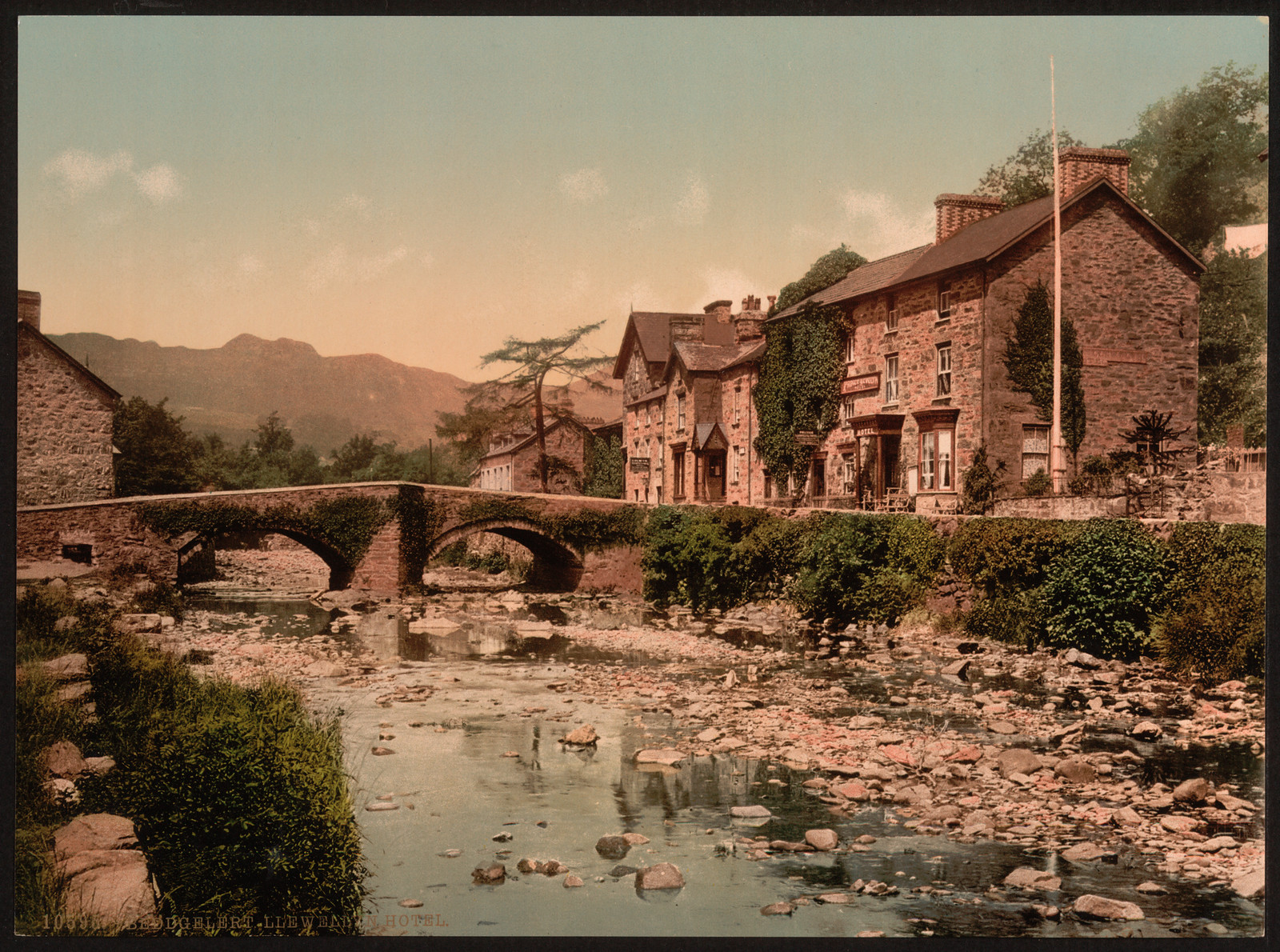 Llewellyn Hotel Beddgelert Wales, [between ca. 1890 and ca. 1900]. — historic print