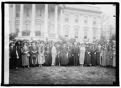 Mrs. Coolidge & members of Pi Beta Phi, 4/11/24