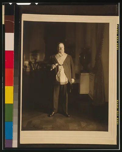 [William Howard Taft, full-length portrait, standing, facing slightly right, in Masonic regalia]