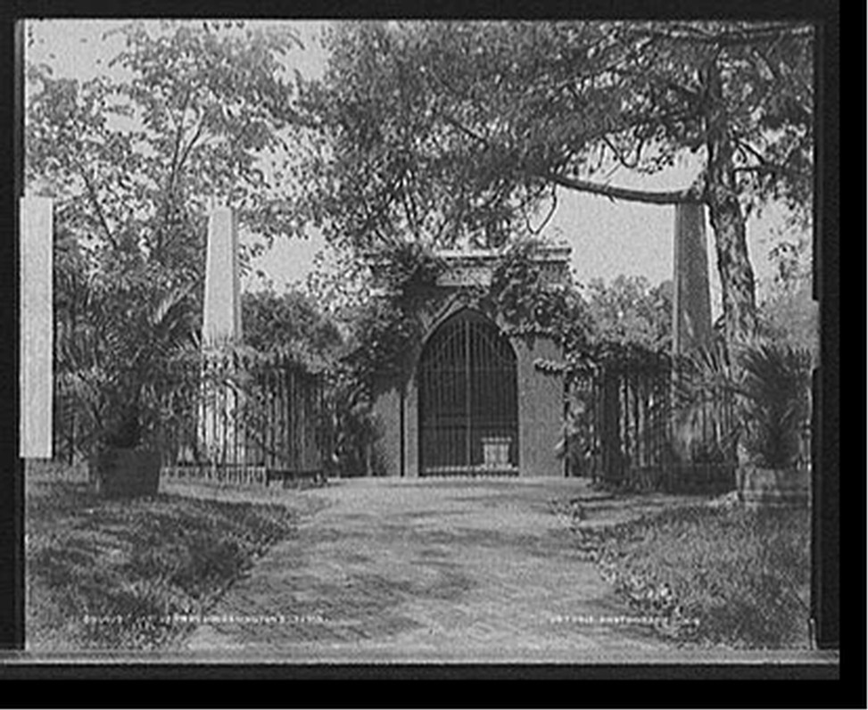 Mt. Vernon, Washington's tomb, c[1902] — historic photograph