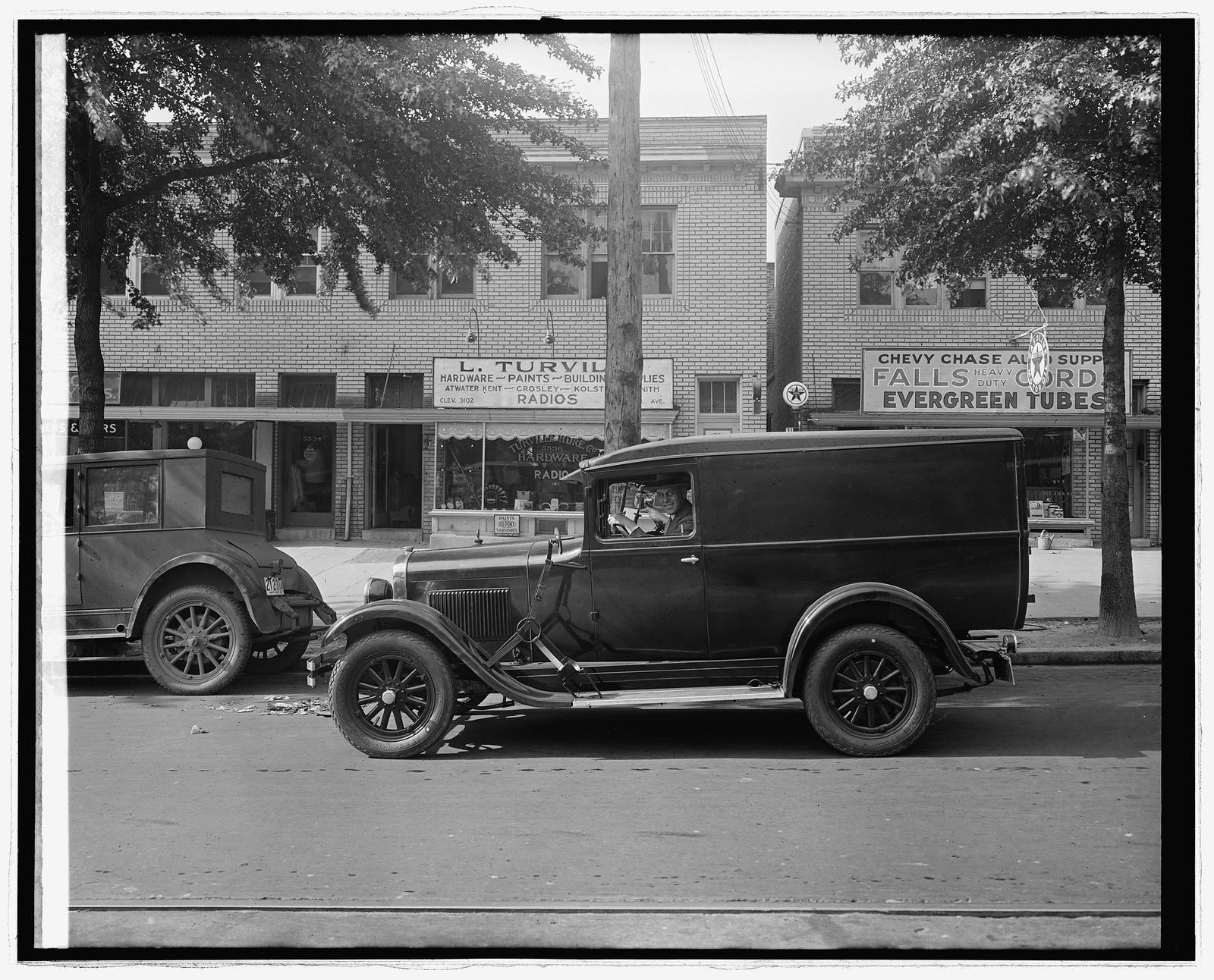 Semmes Motor Co., [Washington, D.C.]; Turville car, [between 1918 and 1928] — historic photograph