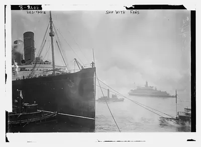 LUSITANIA -- Ship with fans