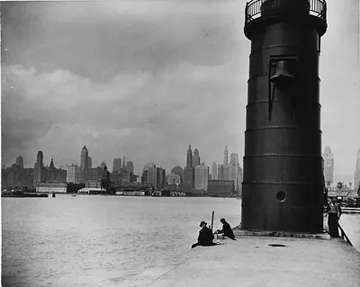 Light-house and skyline, Chicago, Ill.