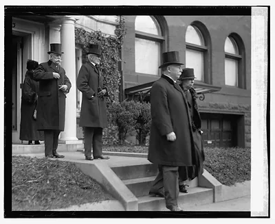 Wm. Howard Taft & wife and Justices McKenna & Holmes at Pitney funeral, 12/11/24