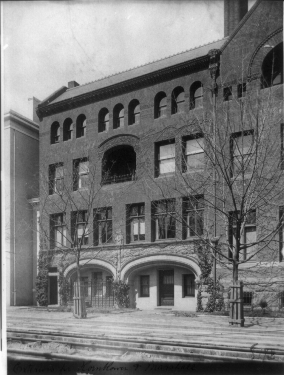 [Washington, D.C. building exterior - Hay-Adams House, Lafayette Square], [190-?] — historic photograph