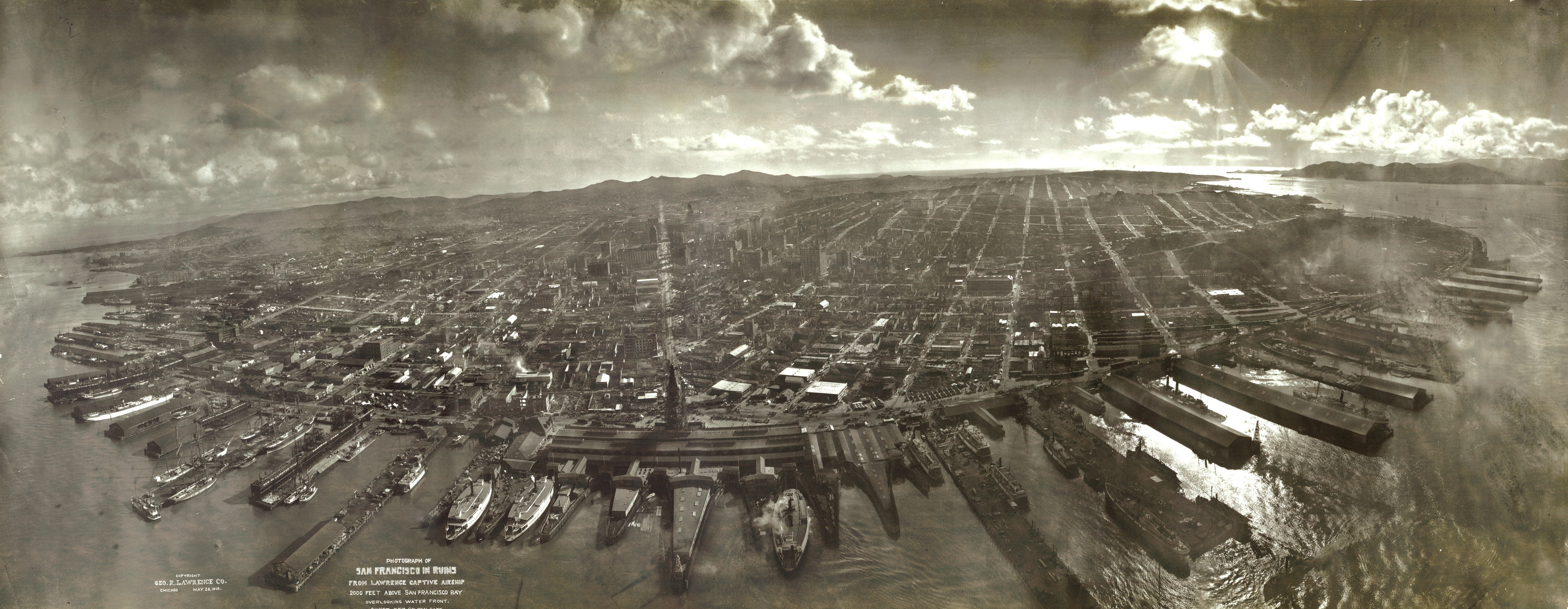 Panorama of San Francisco from a captive balloon — historic image