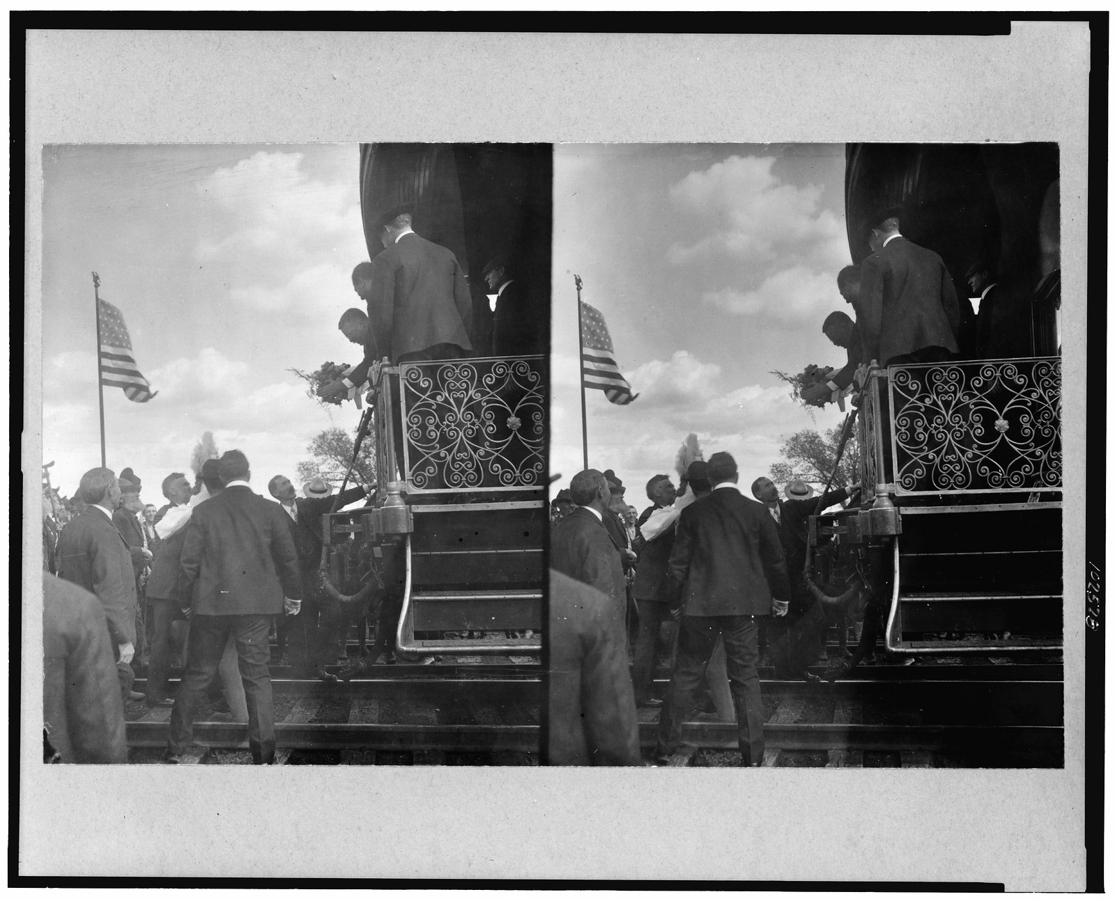 Pres. Roosevelt urging preparation for statehood--speaking at Durant, Indian Territory, c1905. — historic photograph