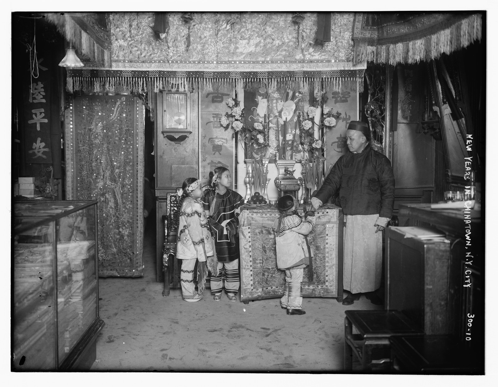 New Year's Day in Chinatown, N.Y.C, n/a — historic photograph