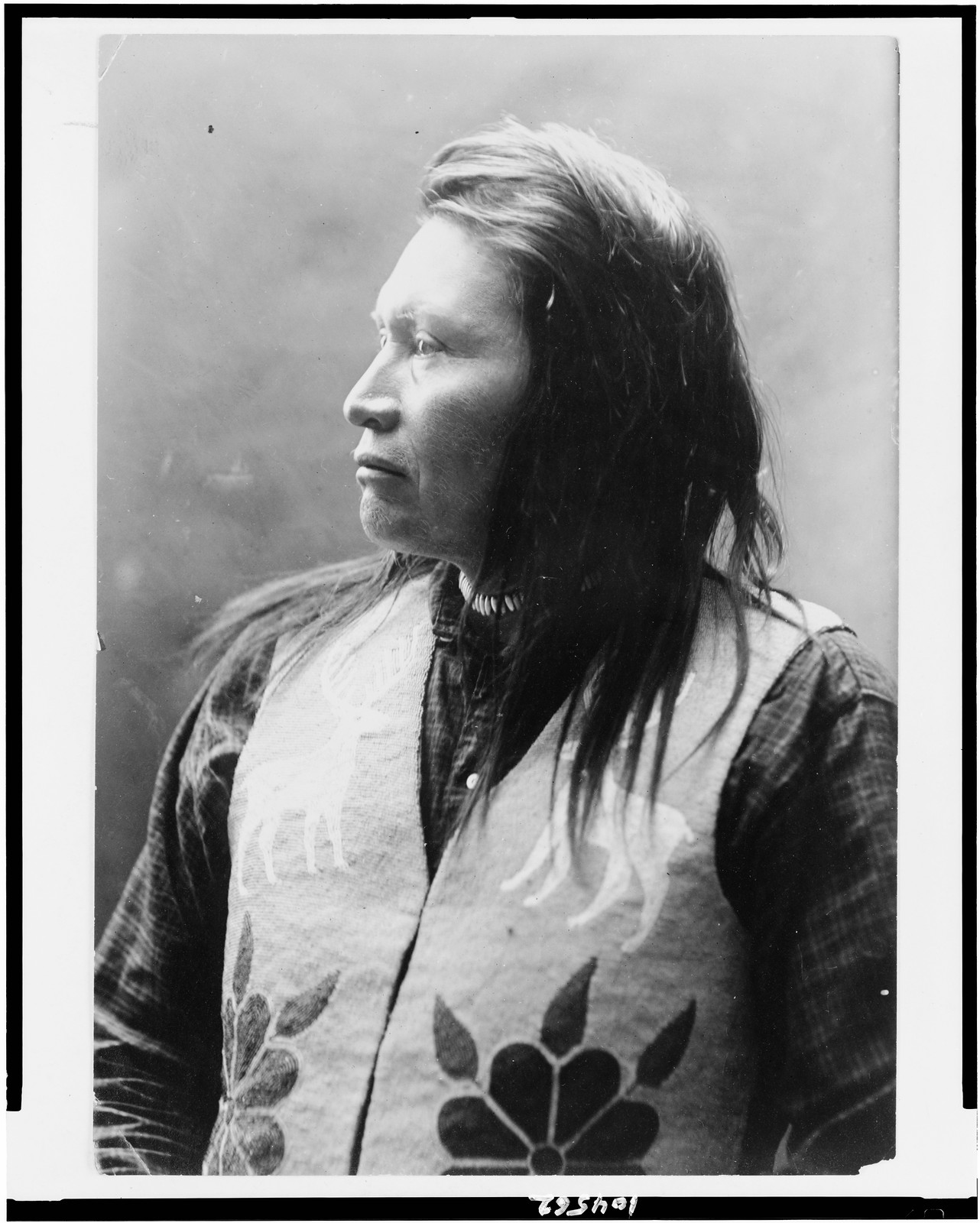 [Yellow Wolf, Nez Percé warrior, half-length portrait, facing left], c1909. — historic photograph