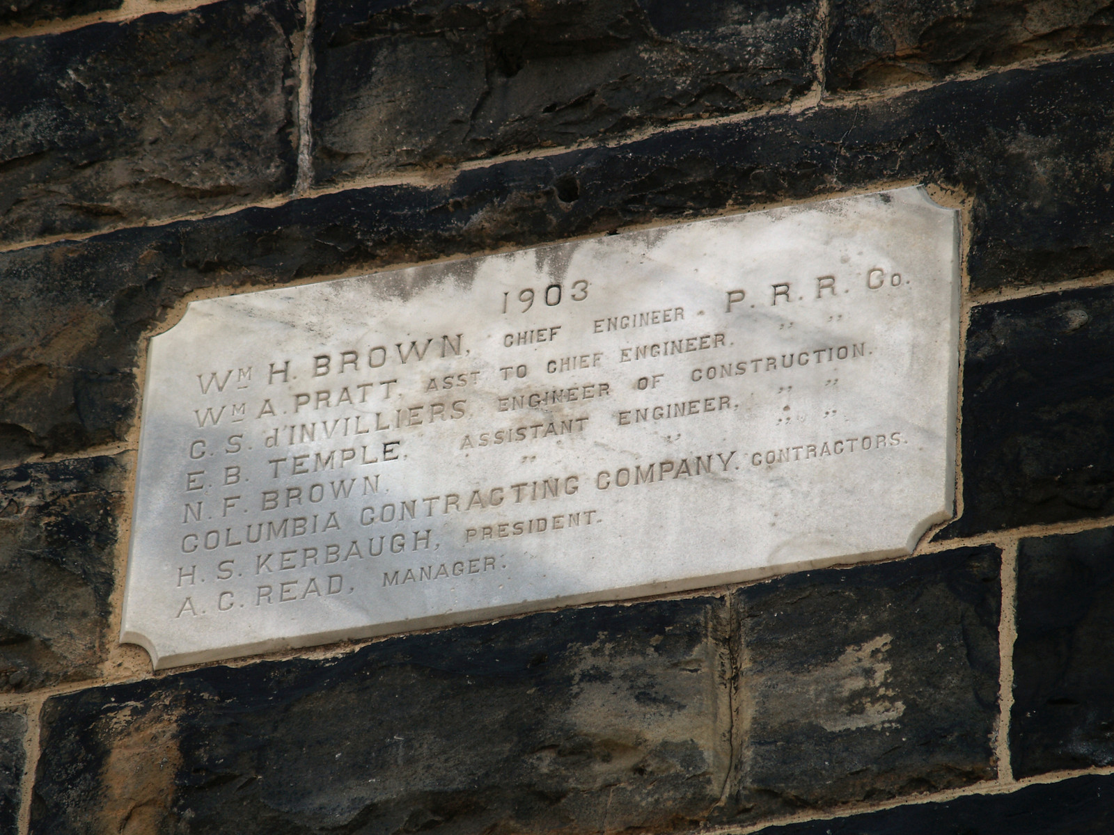 Marble plaque listing engineers and contractors, P.R.R. Co., 1903 — historic image