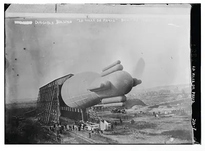 Dirigible balloon, "La Ville de Paris", built by Henri Deutsch