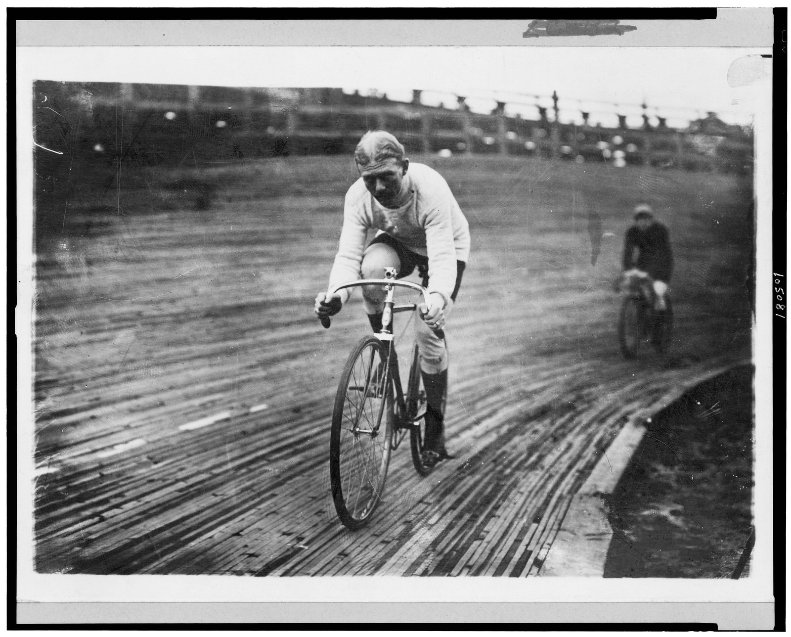 [Bicycle riders--Walthour in 6-day race], [1909 Dec.] — historic photograph