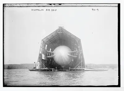Zeppelin Air Ship, blimp inside