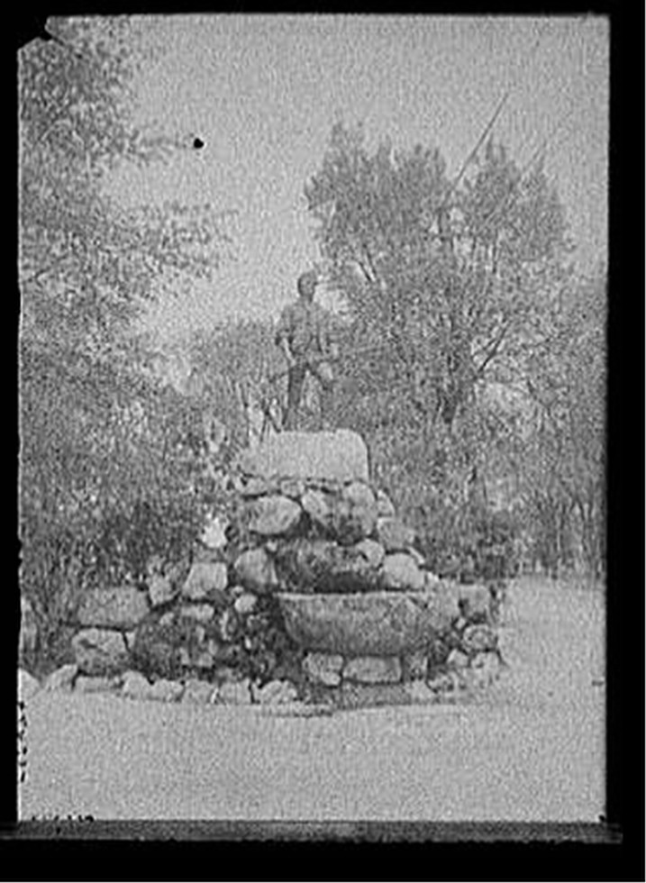 [Minuteman memorial, possibly Lexington, Massachusetts], [between 1900 and 1915] — historic photograph
