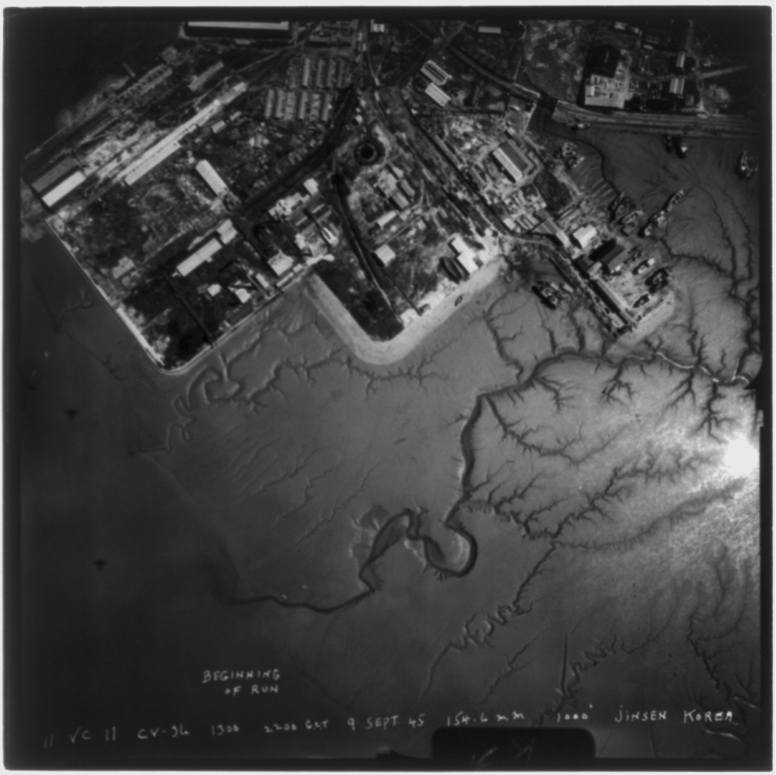 [Aerial views of Jinsen, Korea], 1945 Sept. 9. — historic photograph