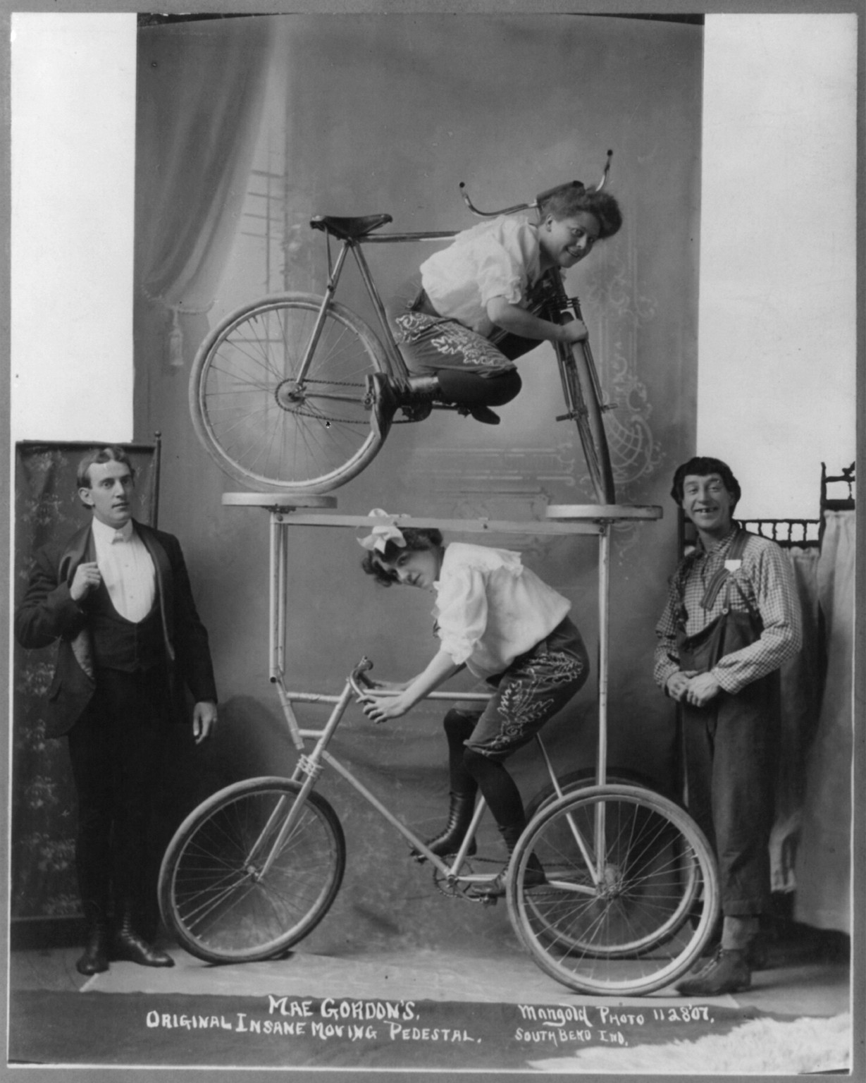 Mae Gordon's original insane moving pedestal, c1907 Dec. 9. — historic photograph