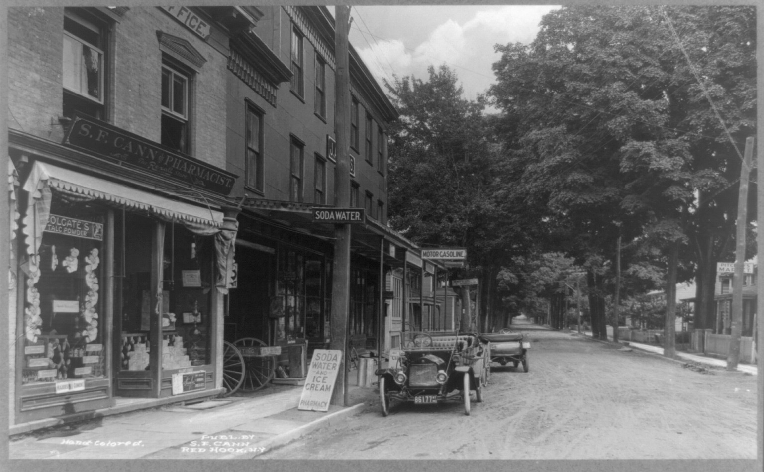 New York. Red Hook. East Market Street, 1913 — historic photograph