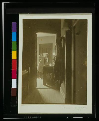 [Printing room, Clarence H. White School of Photography, 460 W. 144th St., New York] / Frances [N. or Z.?] Bode, '22.