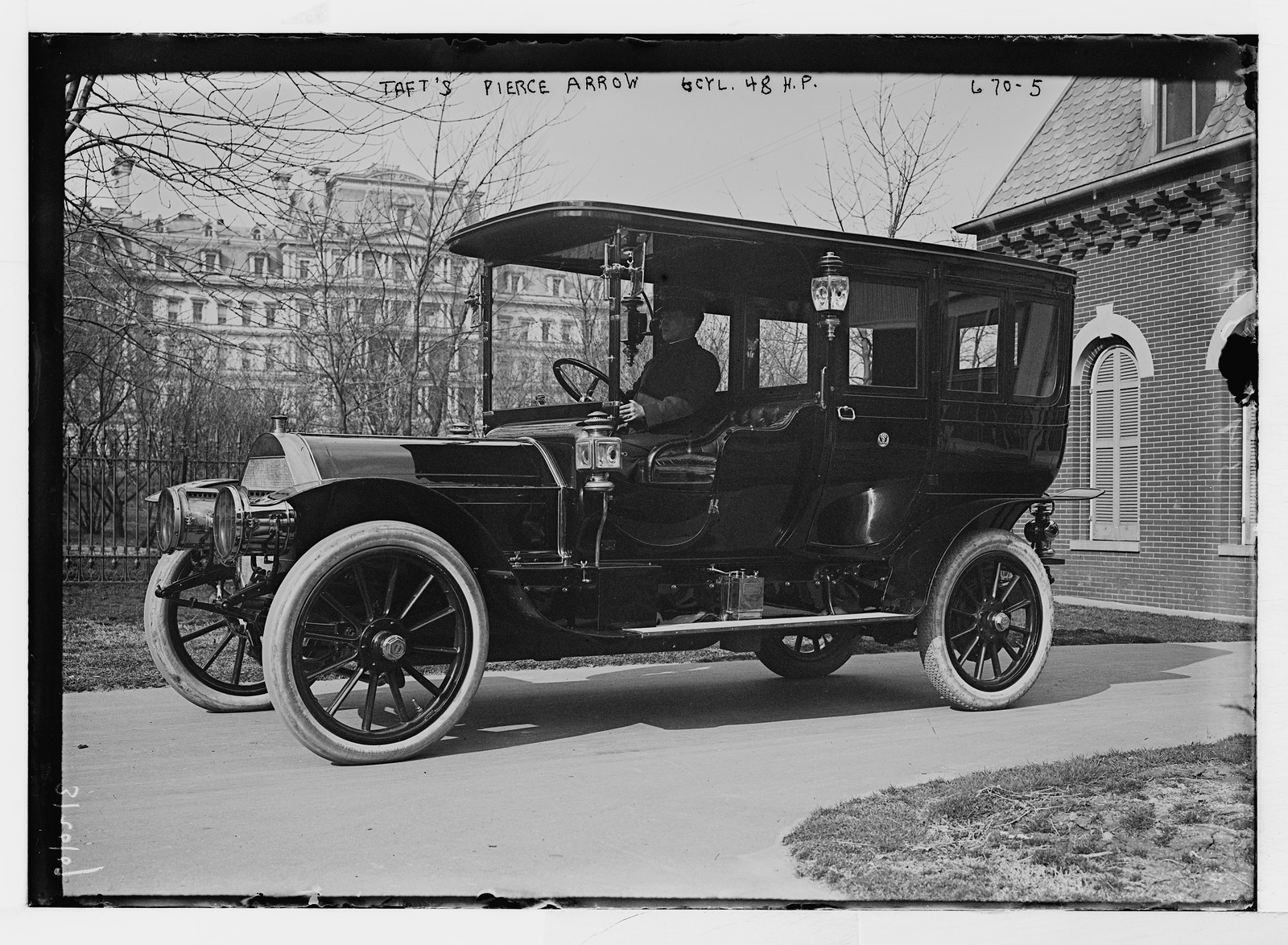 President Taft's "Pierce Arrow" - auto with 6 cycle, 48hp, Washington, D.C., 3/20/09. — historic photograph