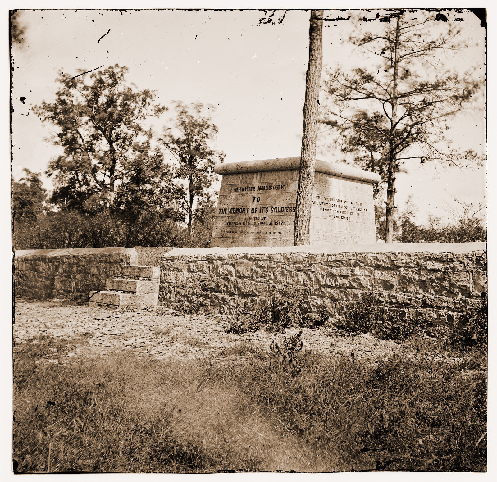 Murfreesboro Tennessee (vicinity). Monument erected on the battlefield of Shiloh in, 1861 — historic photograph