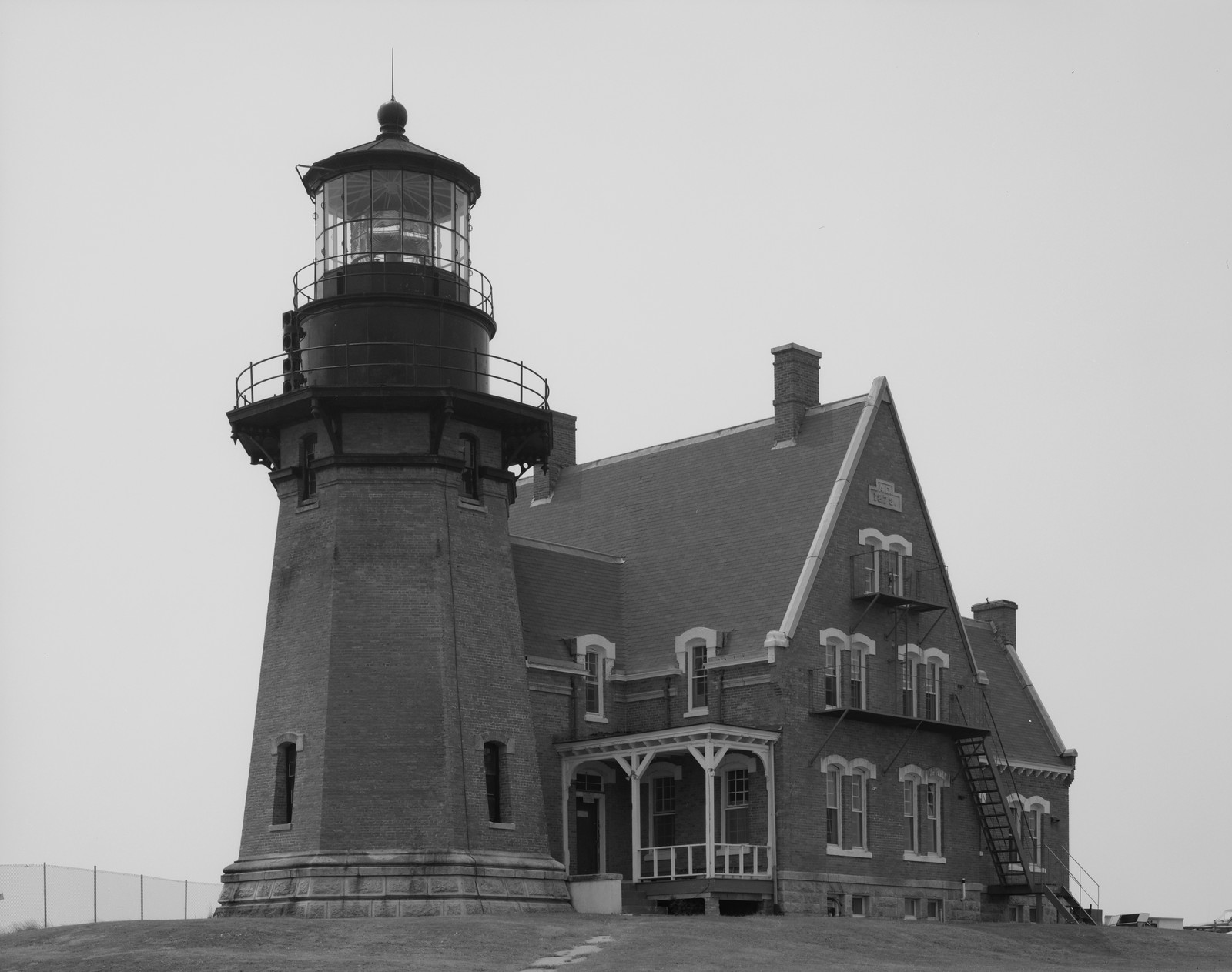 Block Island Southeast Light, Spring Street & Mohegan Trail at Mohegan Bluffs, New Shoreham, Washington County, RI — historic image