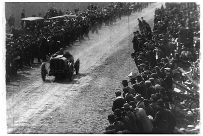Automobile race for the Vanderbilt Cup Race